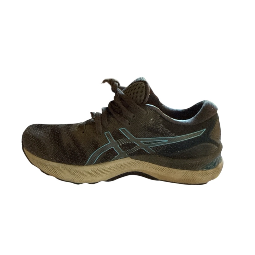 (Like new) Men’s ASICS Gel Nimbus 23, 7 wide